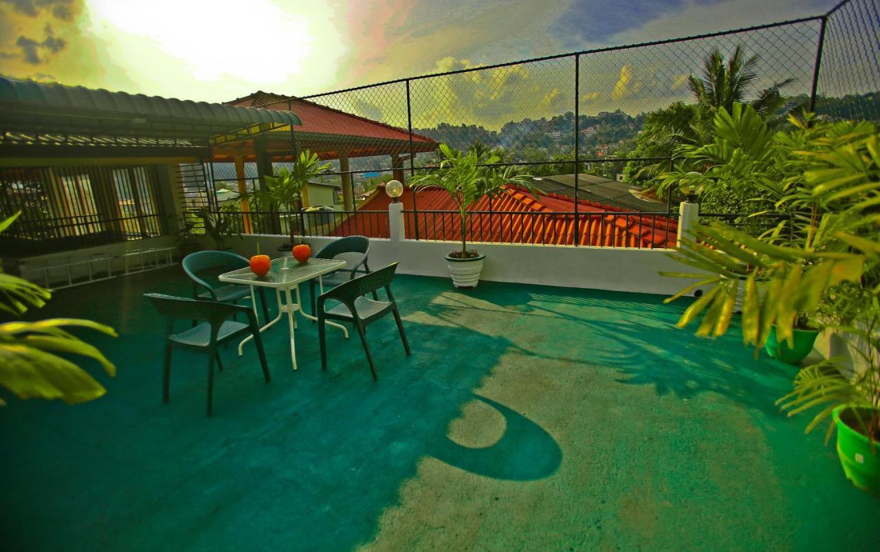 Kandyan Fo Rest Esterno foto